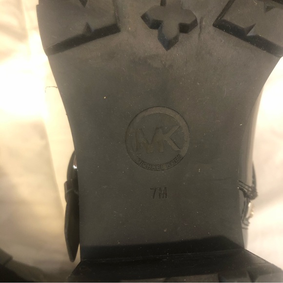 Black Michael Kors boots with side buckles and zip up - Picture 5 of 5